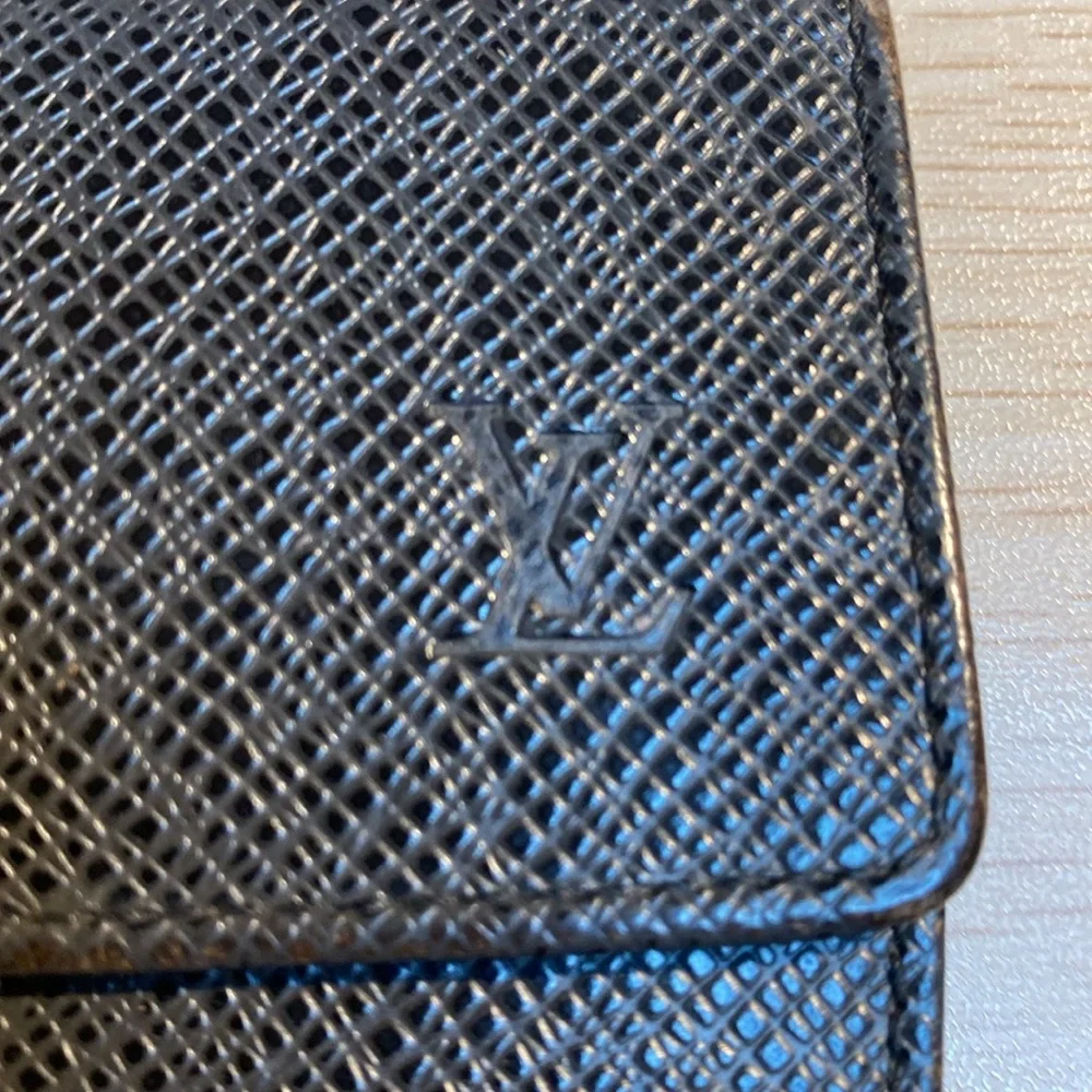 Louis Vuitton Vintage Taïga 6 Key Holder